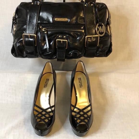 MICHAEL KORS BLACK PATENT LEATHER PUMPS 👠 - Picture 2 of 6